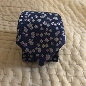 TIE BAR Purple Floral Tie
